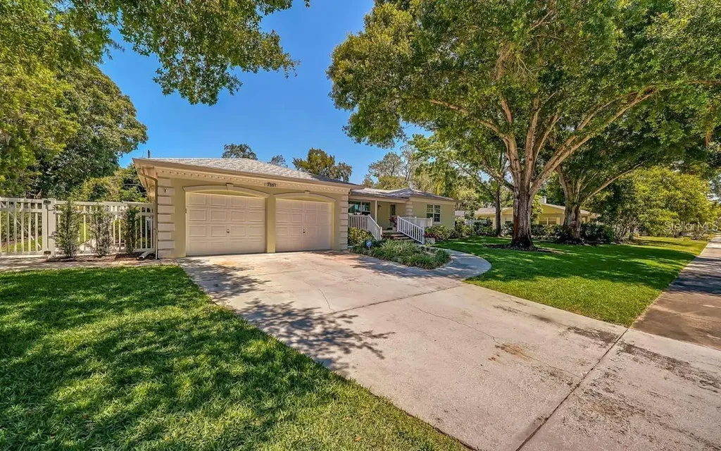 7331 Westmoreland Drive Sarasota FL 34243