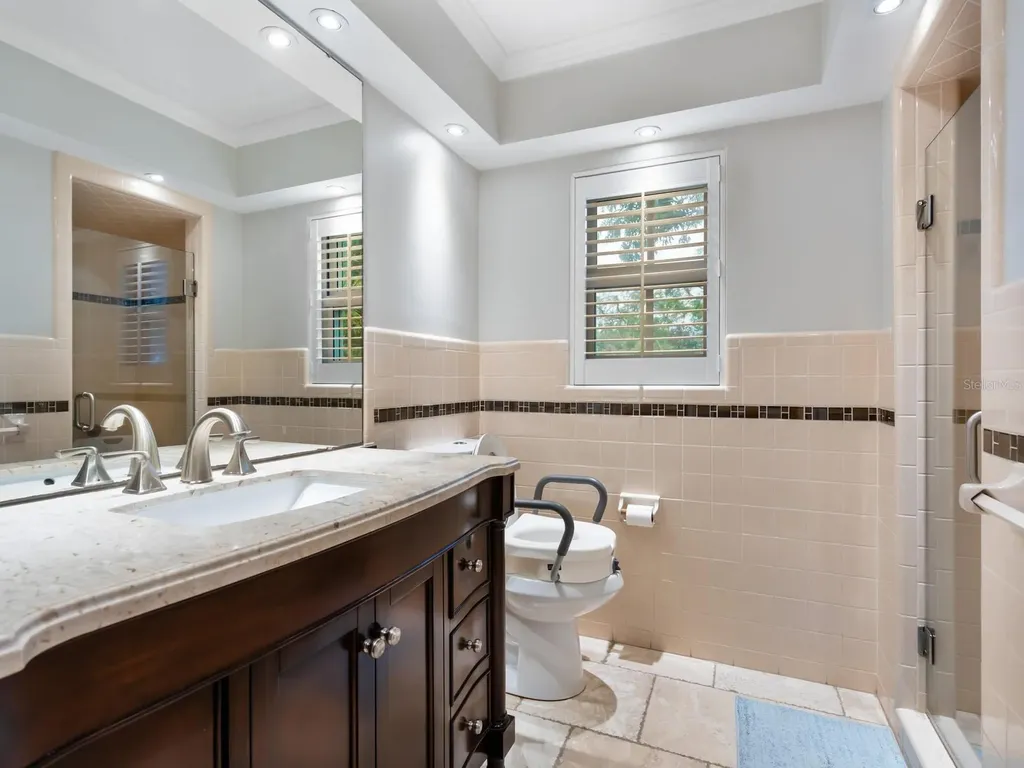 7331 Westmoreland Drive Sarasota FL 34243