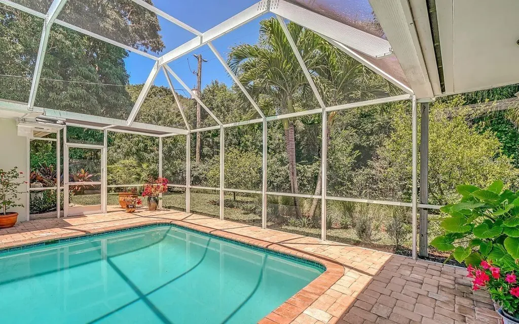 7331 Westmoreland Drive Sarasota FL 34243
