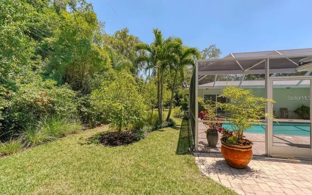 7331 Westmoreland Drive Sarasota FL 34243
