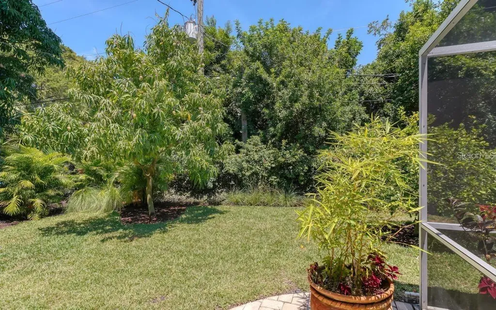 7331 Westmoreland Drive Sarasota FL 34243
