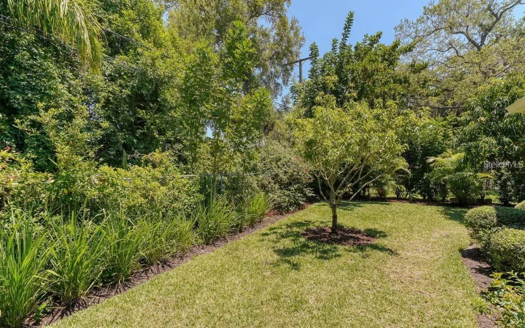 7331 Westmoreland Drive Sarasota FL 34243