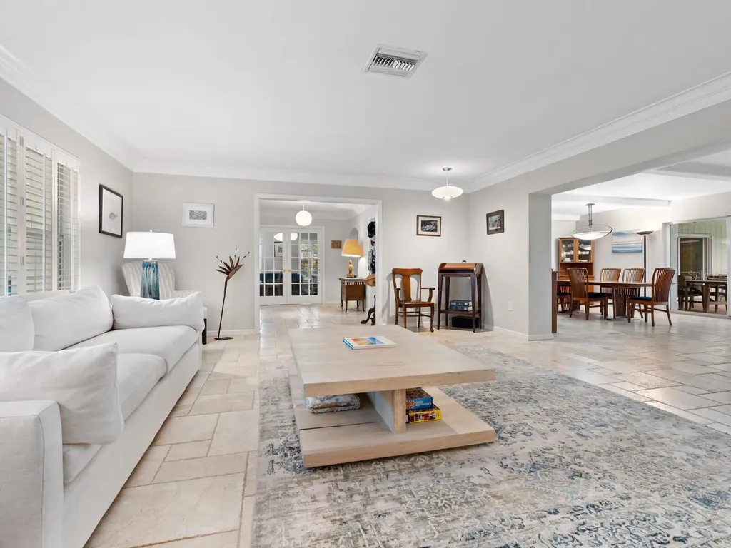 7331 Westmoreland Drive Sarasota FL 34243