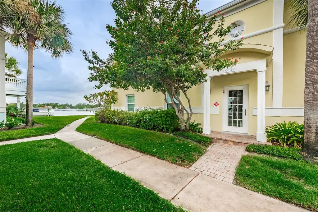 5004 Starfish Drive SE St Petersburg FL 33705