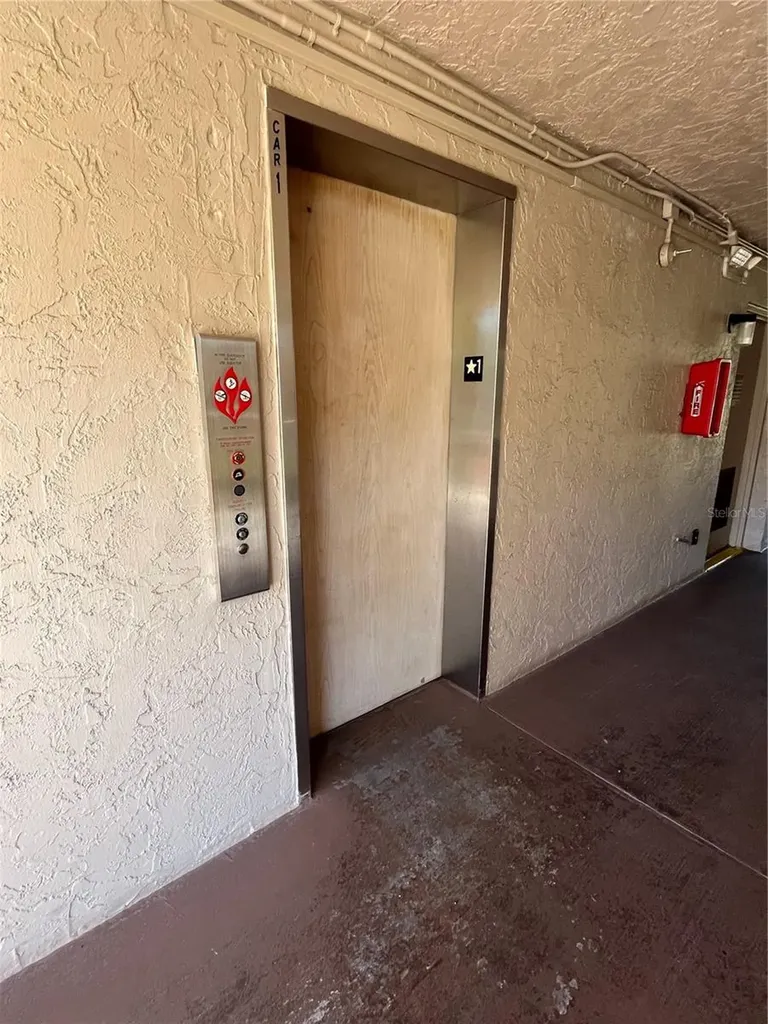 3983 Maceachen Boulevard Sarasota FL 34233