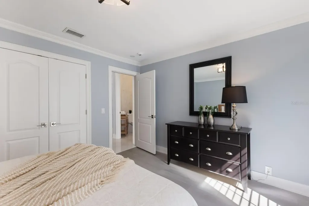 367 W Royal Flamingo Drive Sarasota FL 34236