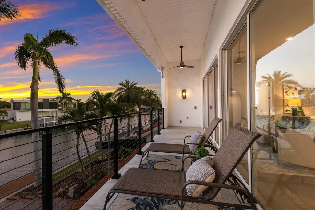 367 W Royal Flamingo Drive Sarasota FL 34236