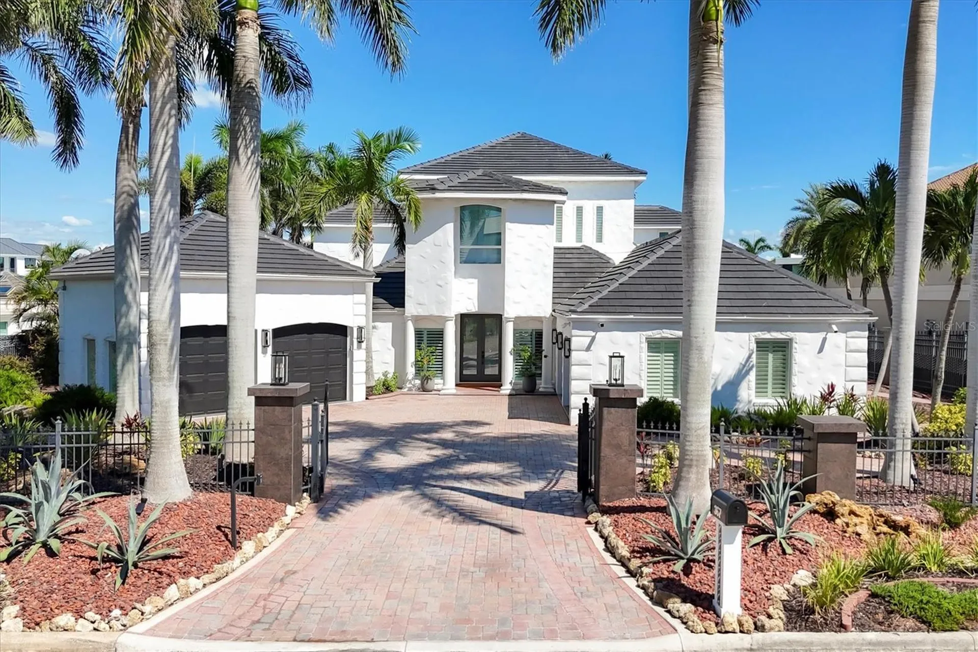 367 W Royal Flamingo Drive Sarasota FL 34236