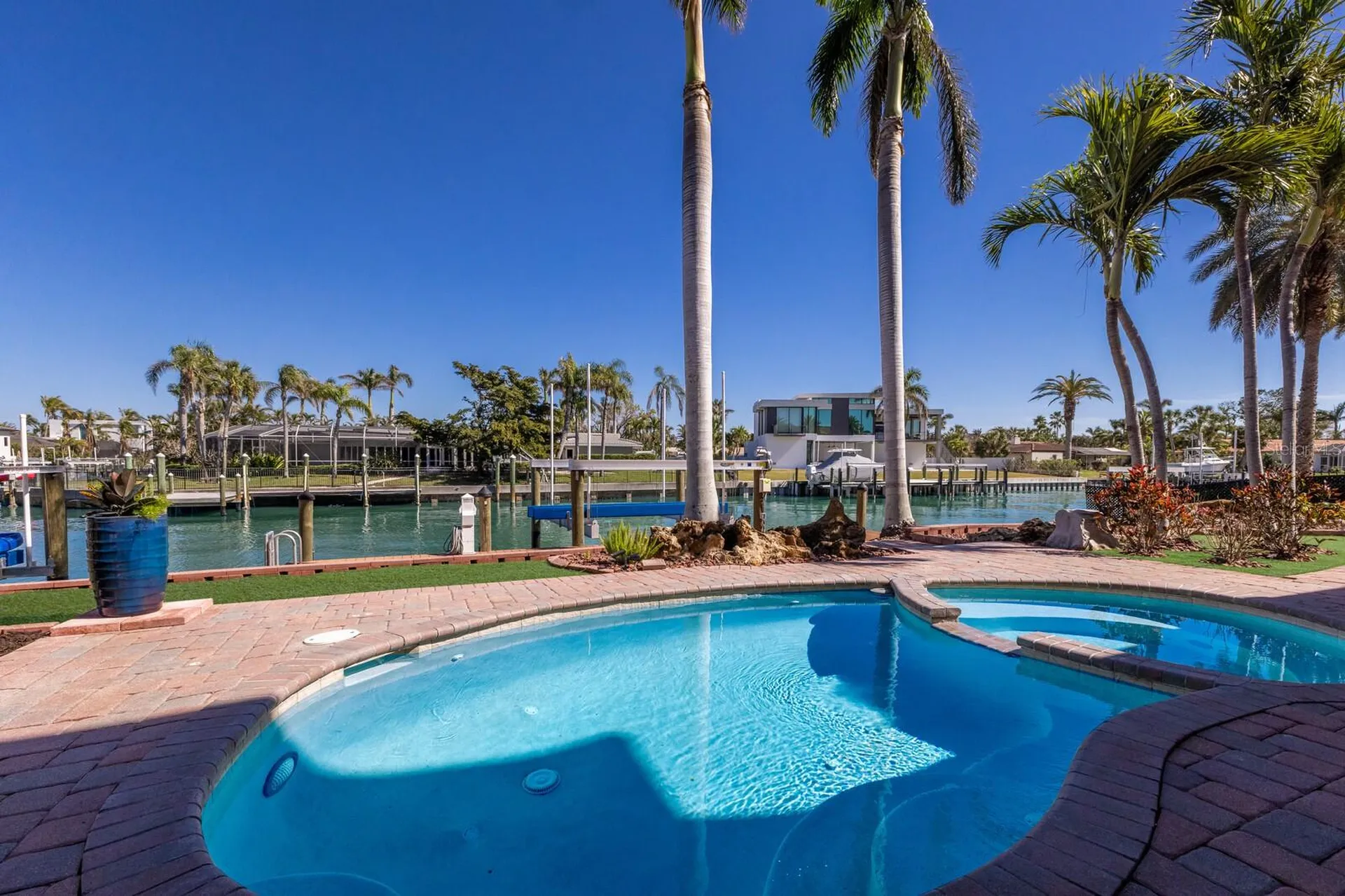 367 W Royal Flamingo Drive Sarasota FL 34236