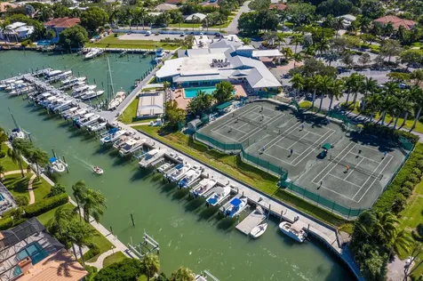 367 W Royal Flamingo Drive Sarasota FL 34236