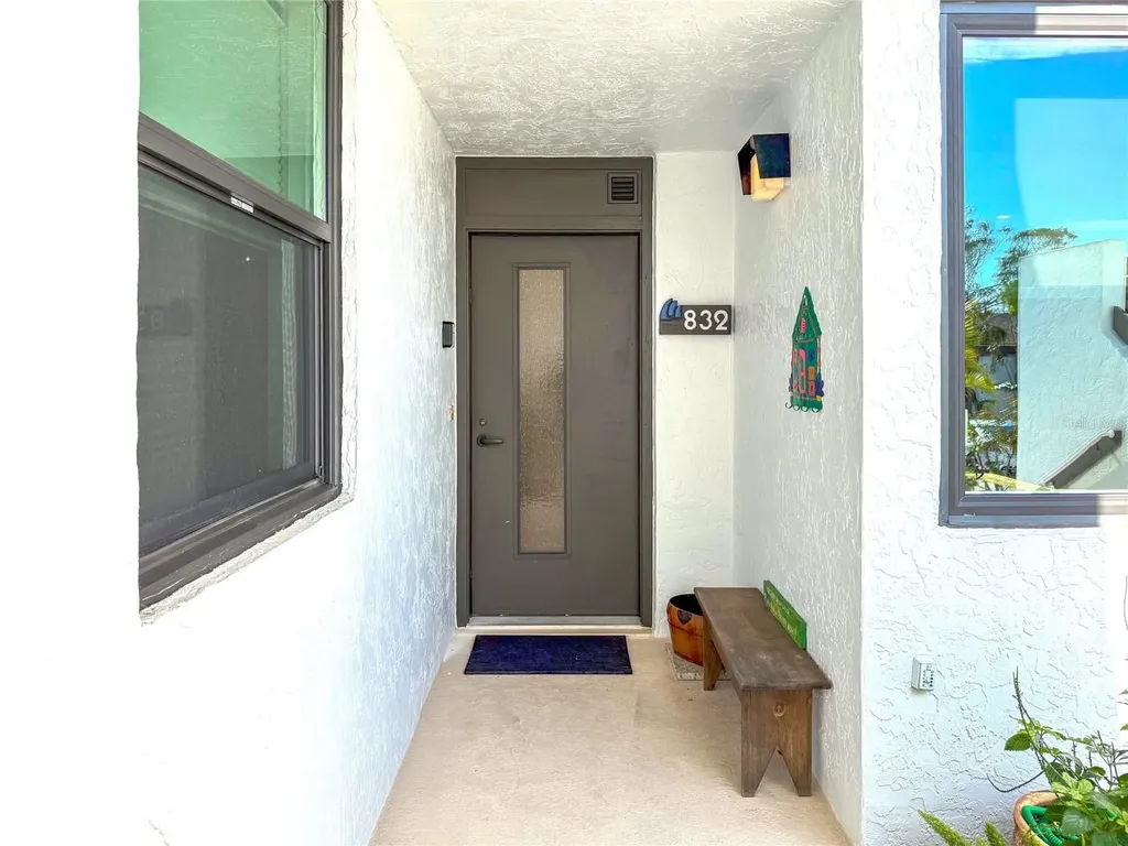 832 Bayport Way Longboat Key FL 34228