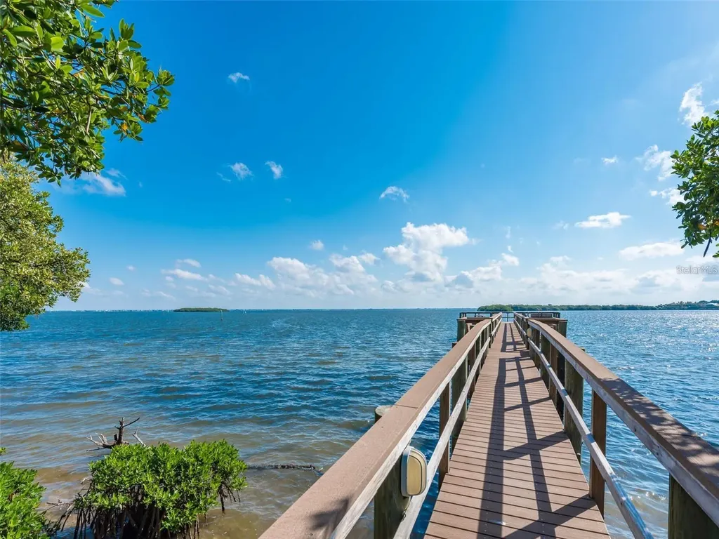 832 Bayport Way Longboat Key FL 34228