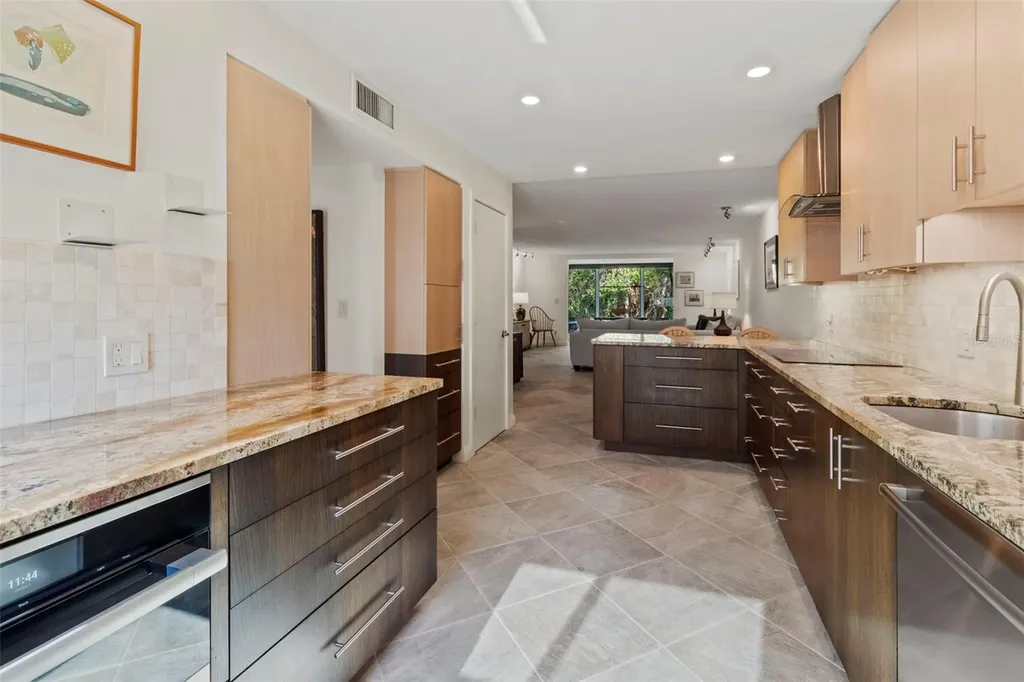 832 Bayport Way Longboat Key FL 34228