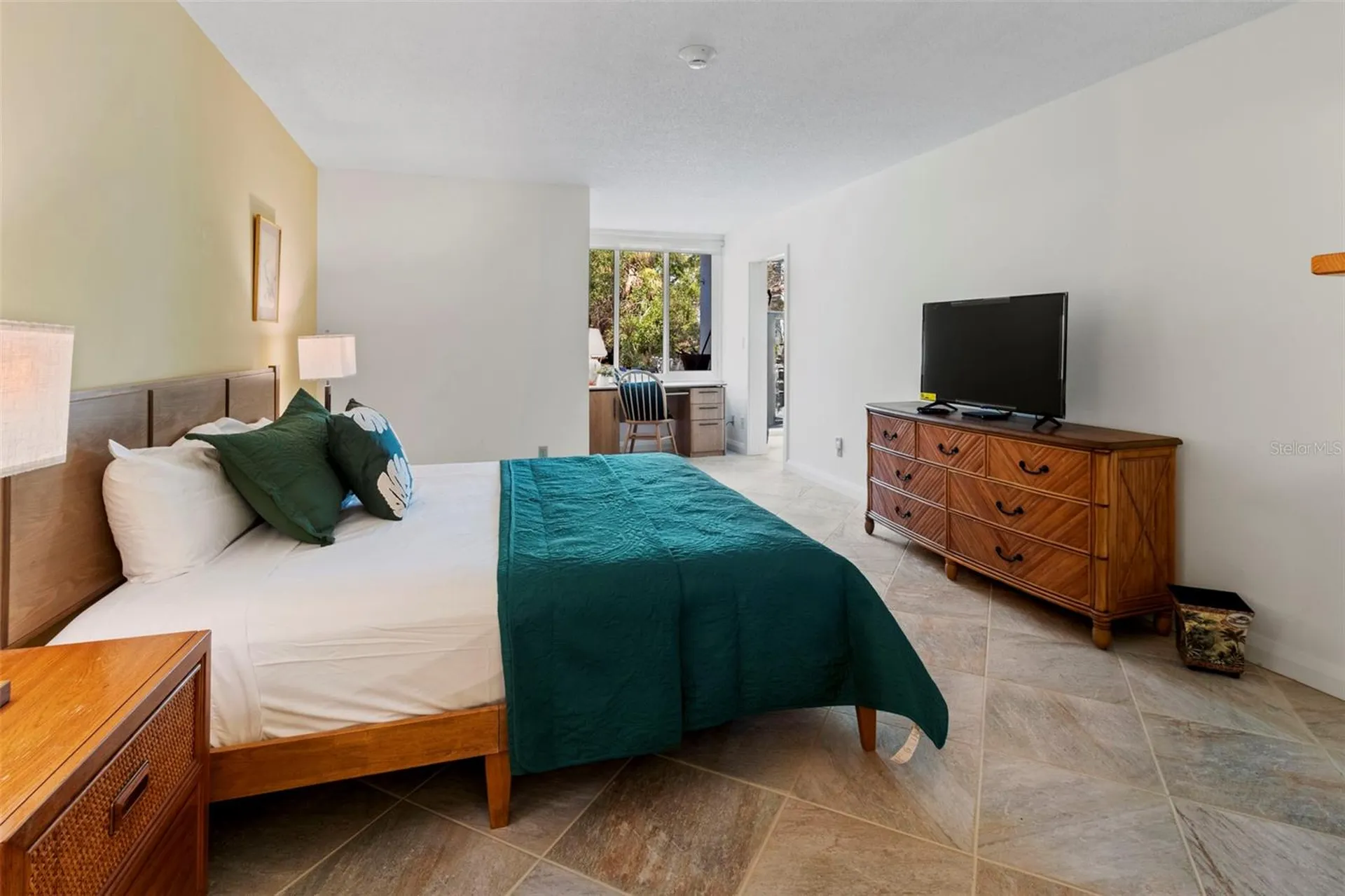 832 Bayport Way Longboat Key FL 34228