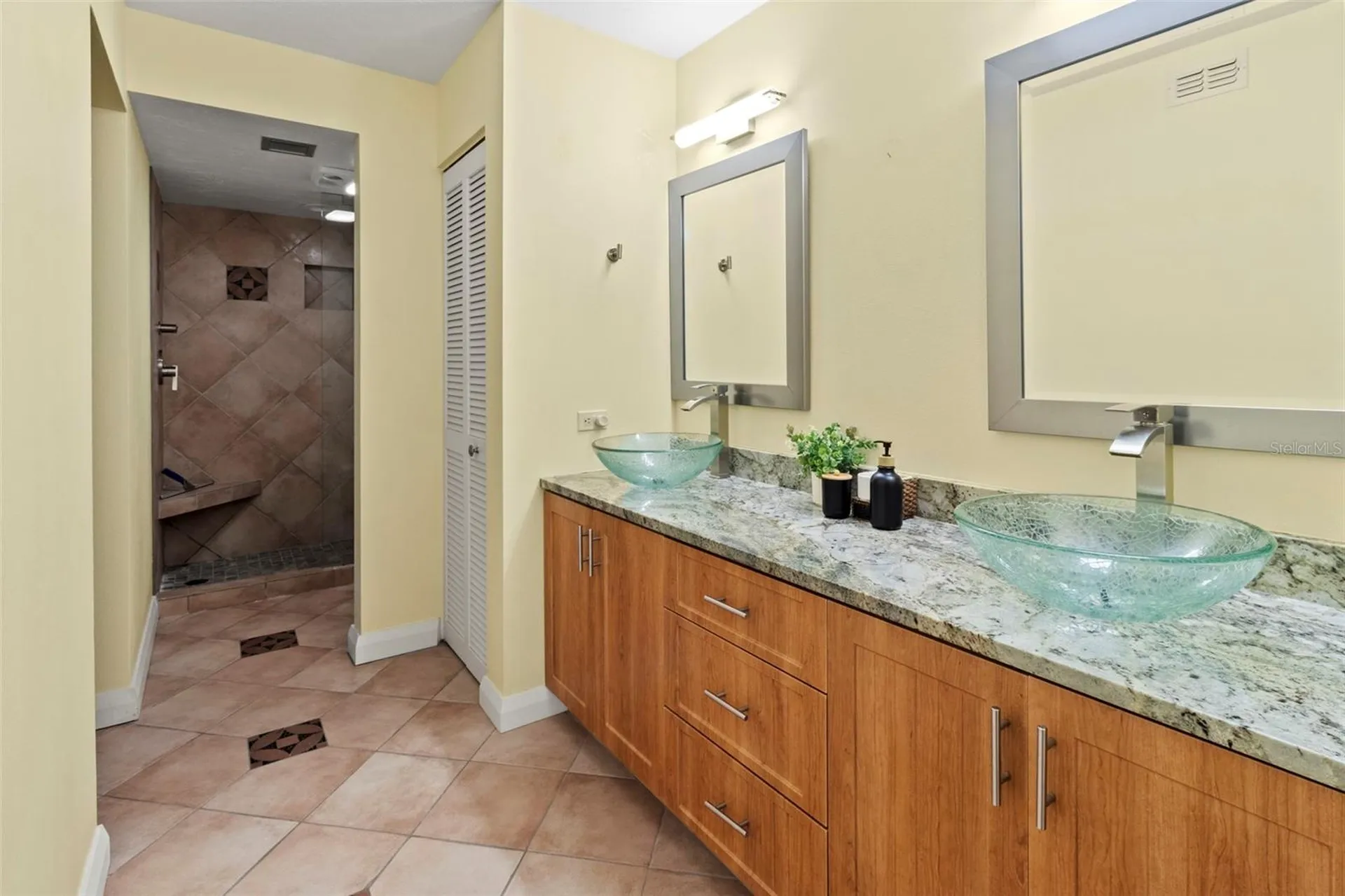 832 Bayport Way Longboat Key FL 34228