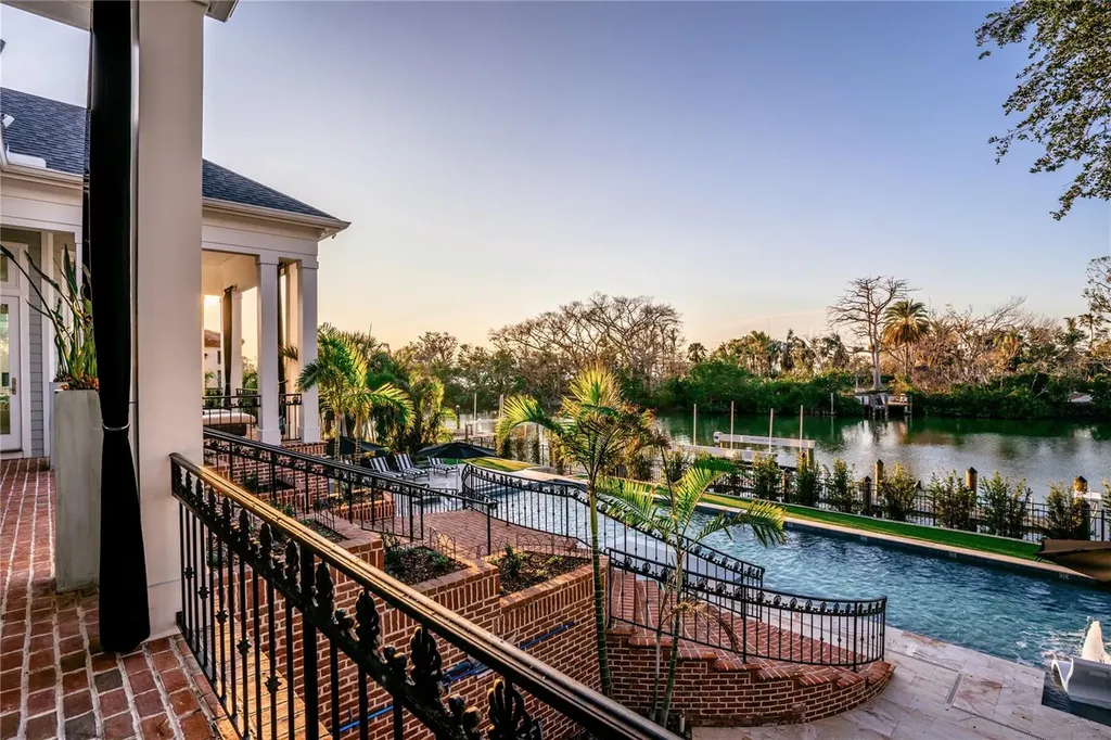 1541 Bay Point Drive Sarasota FL 34236