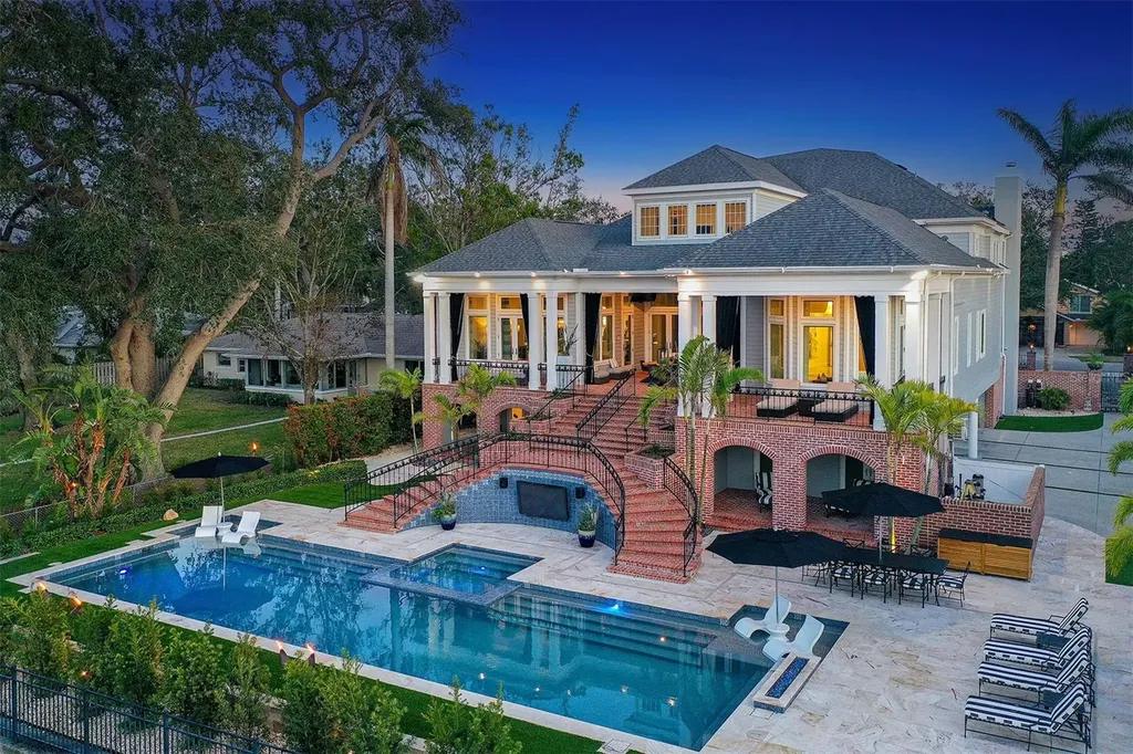 1541 Bay Point Drive Sarasota FL 34236