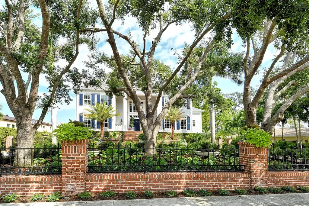 1541 Bay Point Drive Sarasota FL 34236