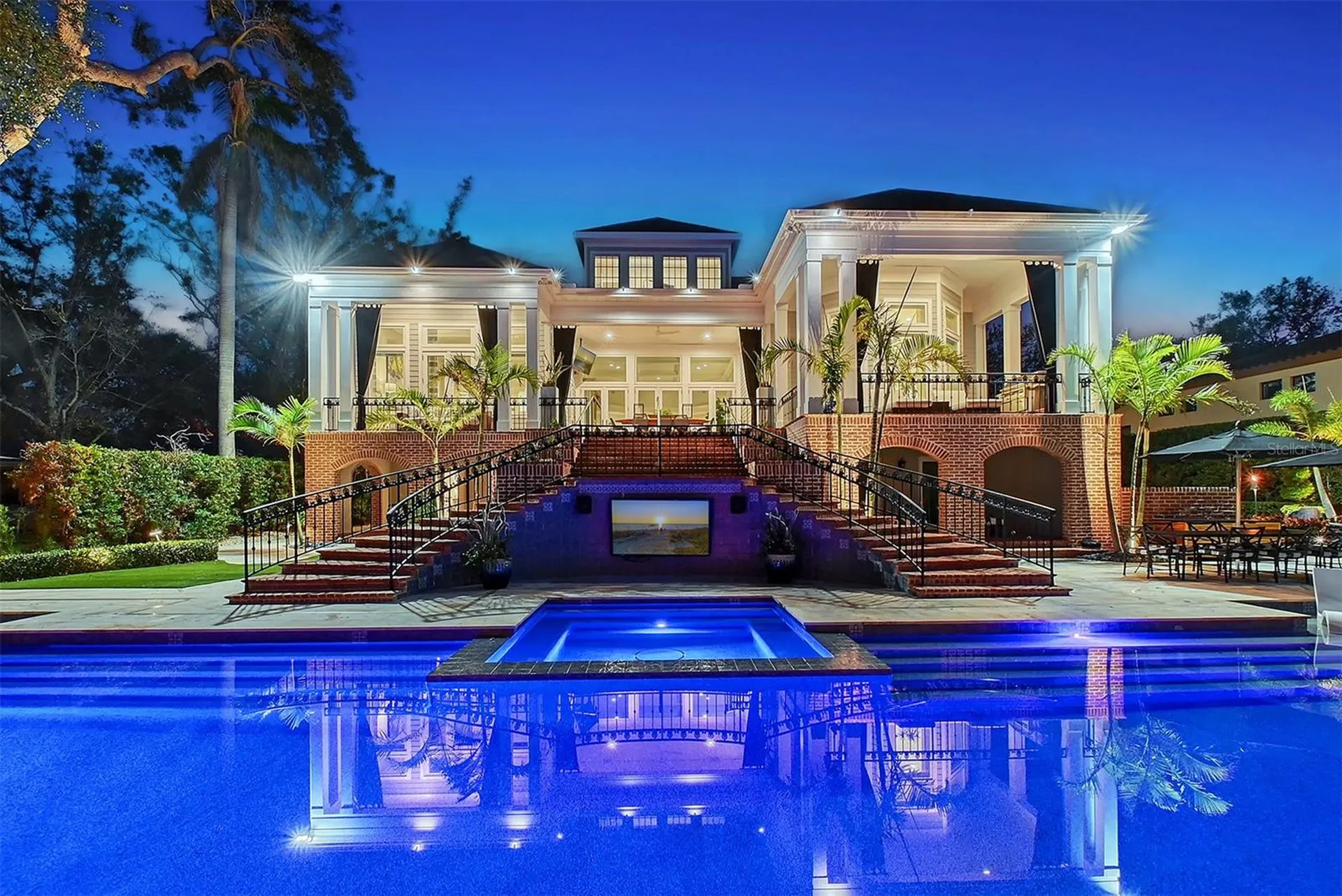 1541 Bay Point Drive Sarasota FL 34236