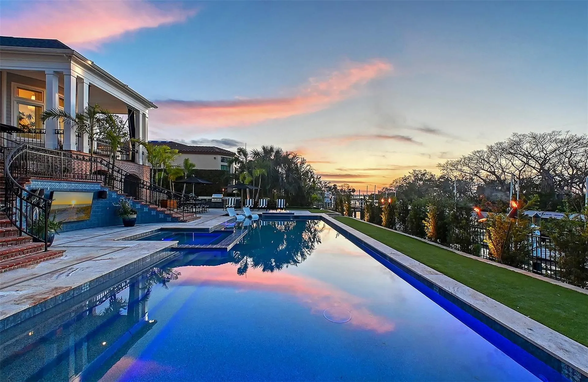1541 Bay Point Drive Sarasota FL 34236
