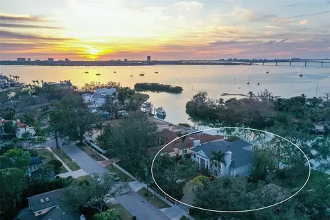 1541 Bay Point Drive Sarasota FL 34236