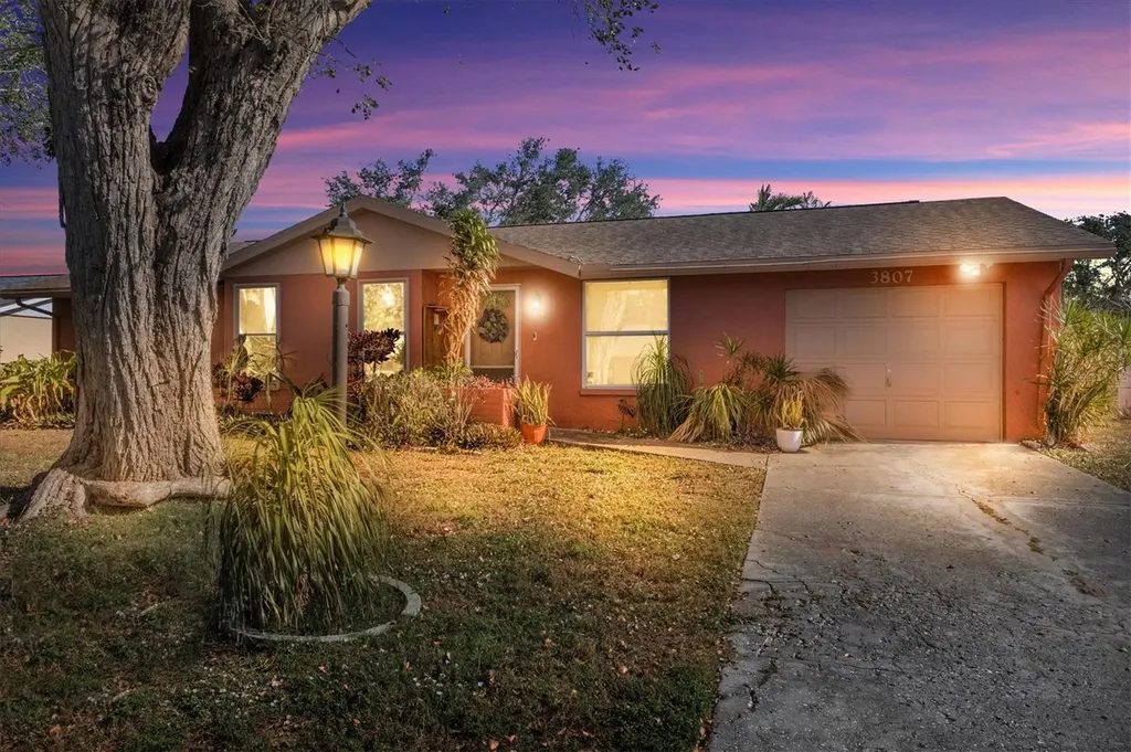 3807 64th Street W Bradenton FL 34209