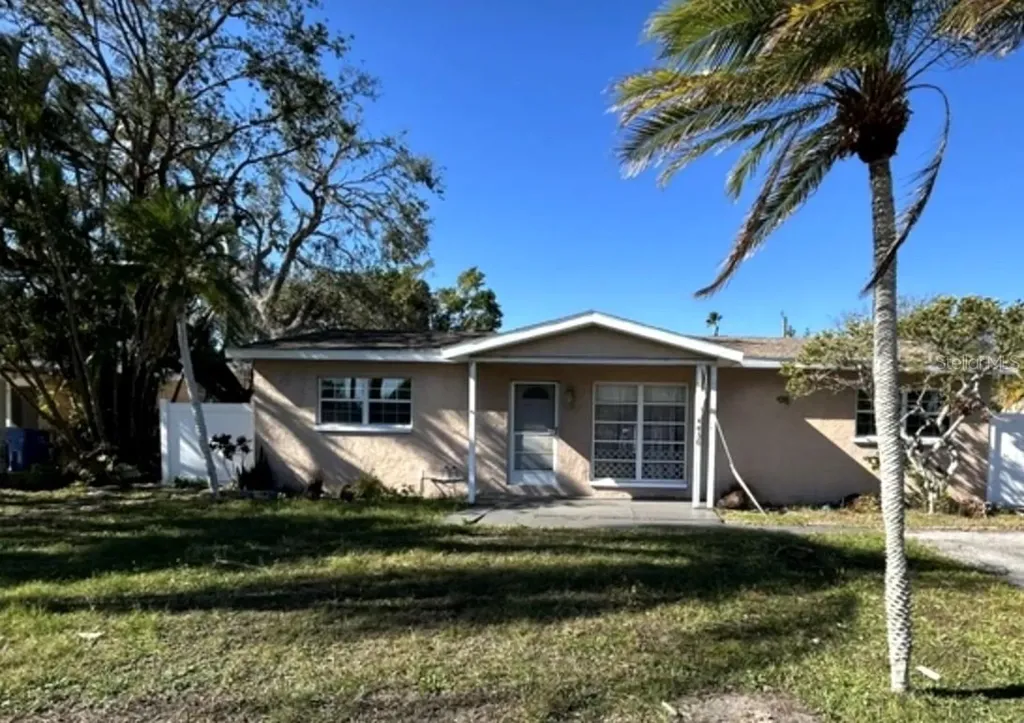 4430 Carson Street NE St Petersburg FL 33703