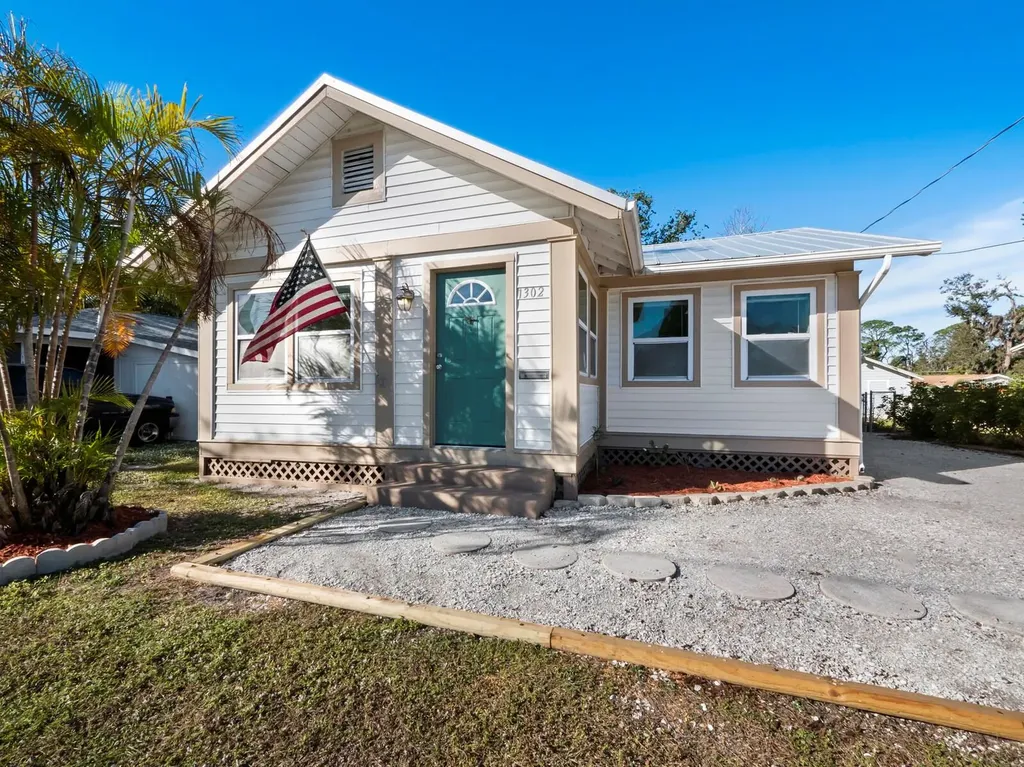 1302 18th Street W Bradenton FL 34205