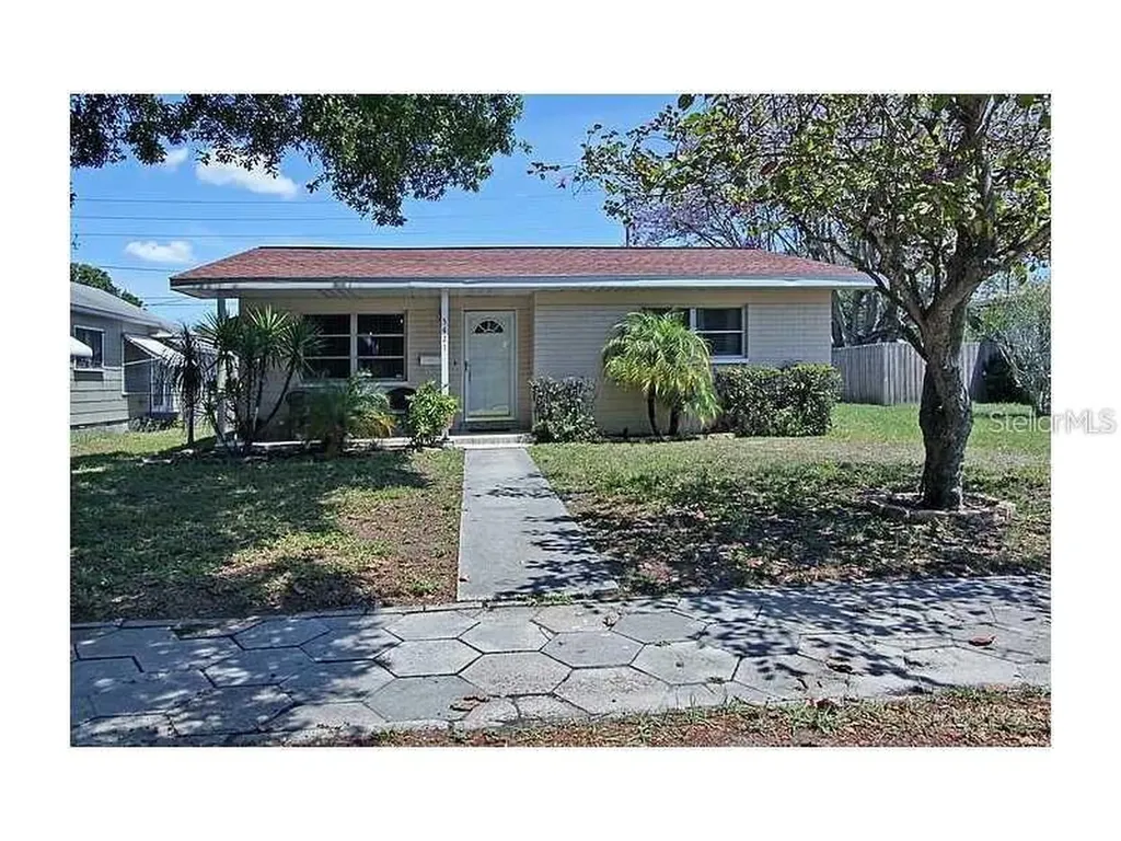 5421 Dartmouth Avenue N St Petersburg FL 33710