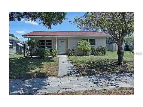 5421 Dartmouth Avenue N St Petersburg FL 33710