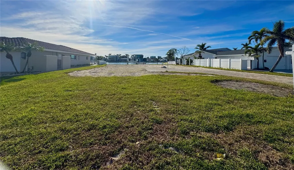 7874 9th Avenue S St Petersburg FL 33707