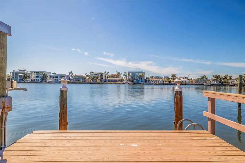 7874 9th Avenue S St Petersburg FL 33707