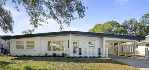 4260 Des Plains Drive Sarasota FL 34233