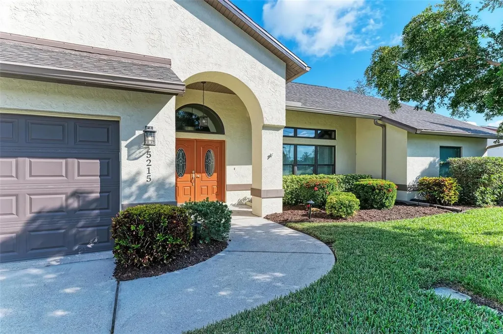 5215 Canterbury Drive Sarasota FL 34243