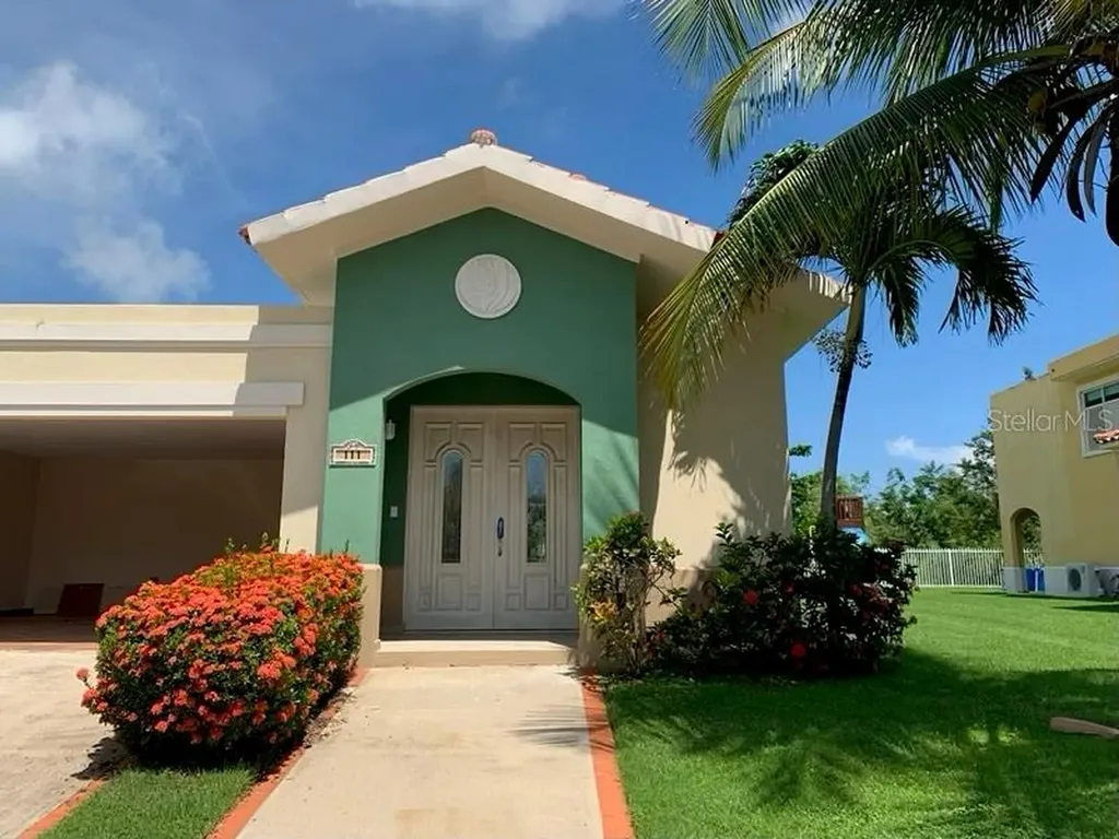 111 Calle Humacao PR 00791