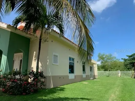 111 Calle Humacao PR 00791