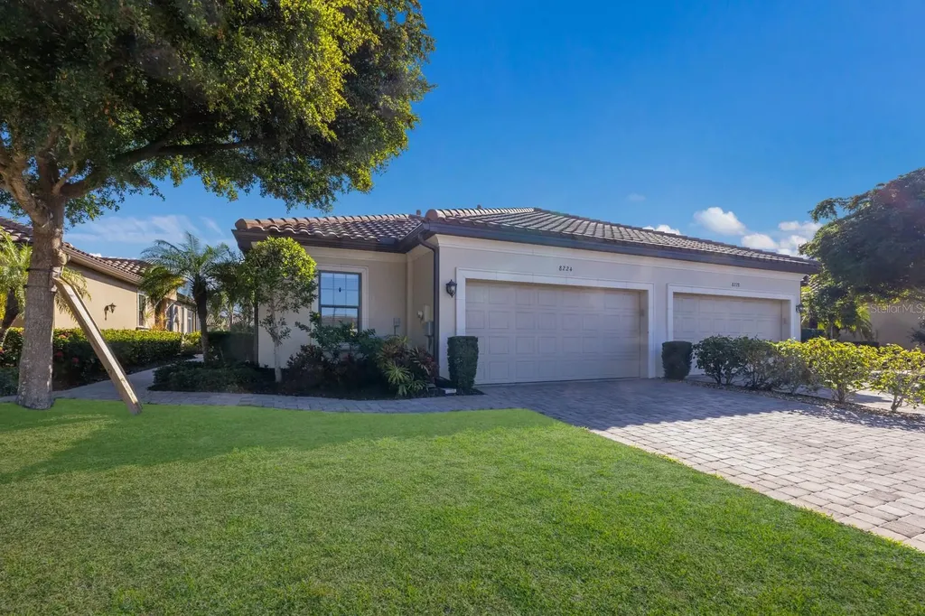8224 Varenna Drive Sarasota FL 34231