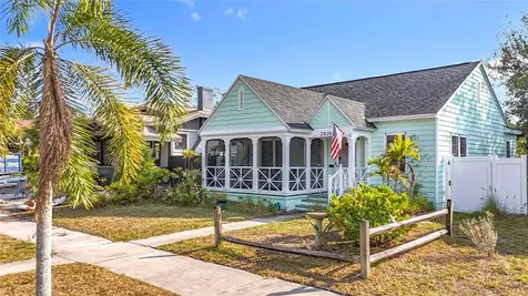 2828 Burlington Avenue N St Petersburg FL 33713