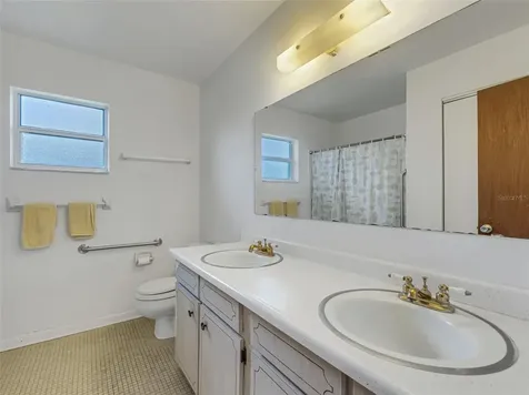 1704 Pineberry Court Lakeland FL 33803