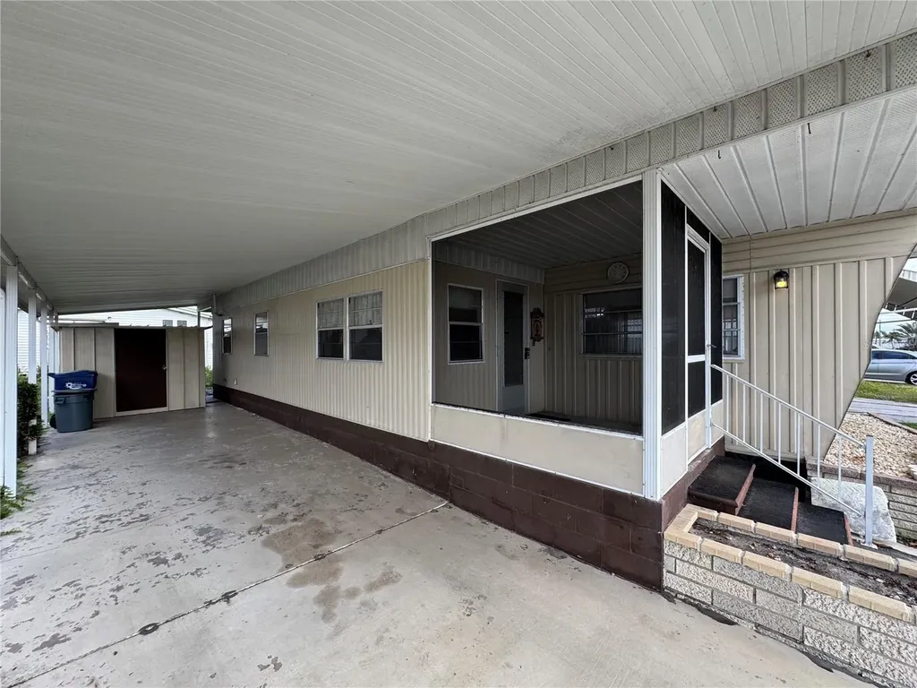 611 50th Avenue Drive W Bradenton FL 34207