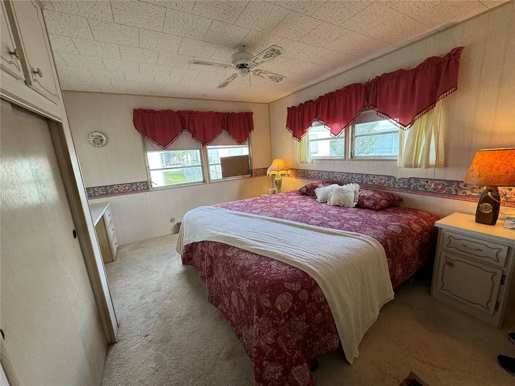611 50th Avenue Drive W Bradenton FL 34207