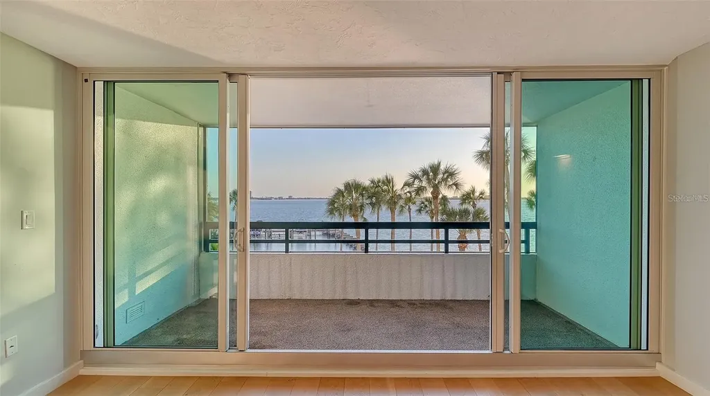 988 Boulevard Of The Arts Sarasota FL 34236