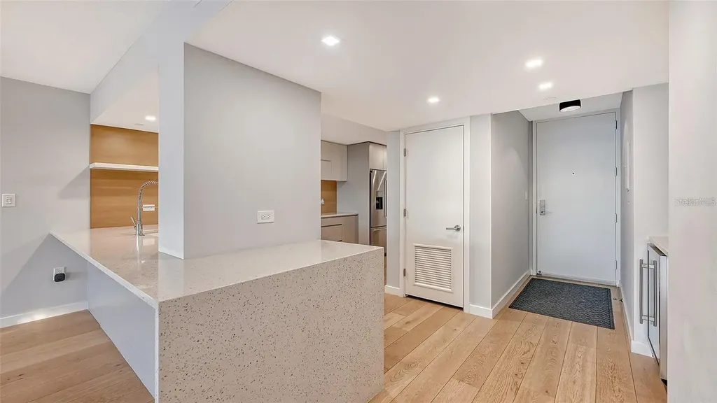 988 Boulevard Of The Arts Sarasota FL 34236