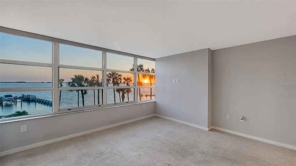 988 Boulevard Of The Arts Sarasota FL 34236