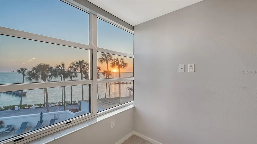 988 Boulevard Of The Arts Sarasota FL 34236