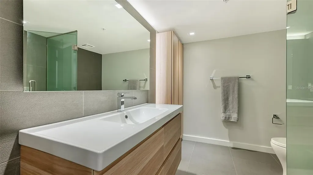 988 Boulevard Of The Arts Sarasota FL 34236