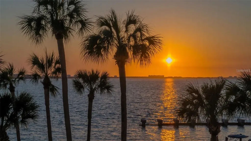 988 Boulevard Of The Arts Sarasota FL 34236