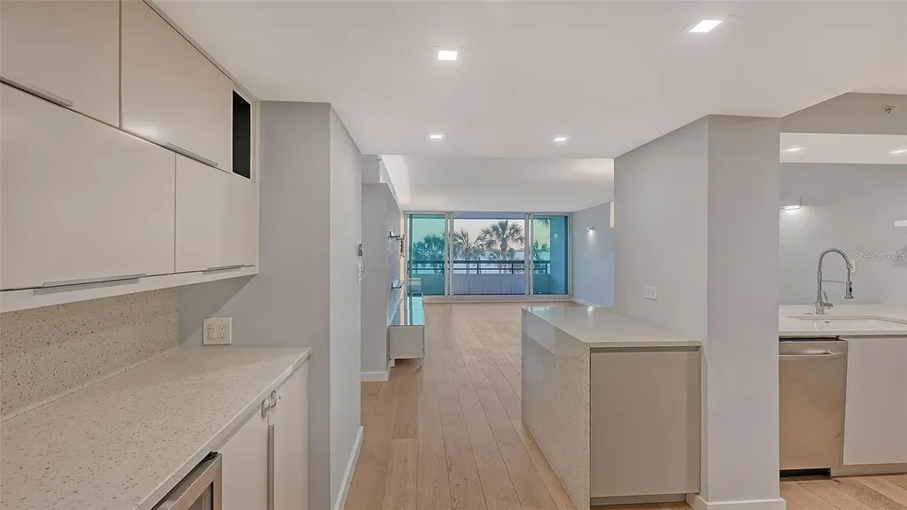 988 Boulevard Of The Arts Sarasota FL 34236