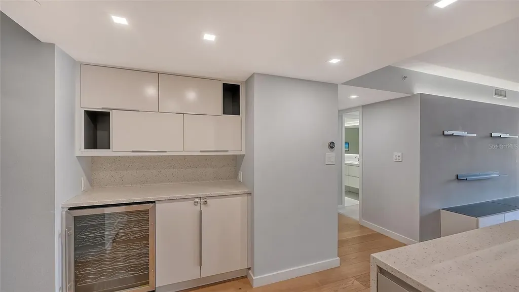 988 Boulevard Of The Arts Sarasota FL 34236