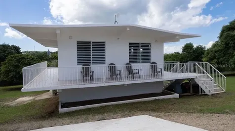 595 Comm. Villa Borinquen Vieques PR 00765
